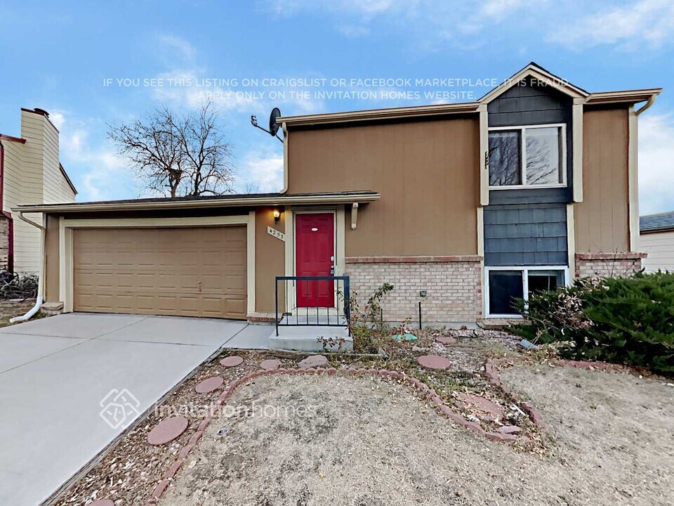 4253 S Quintero Ct in Aurora, CO - Building Photo
