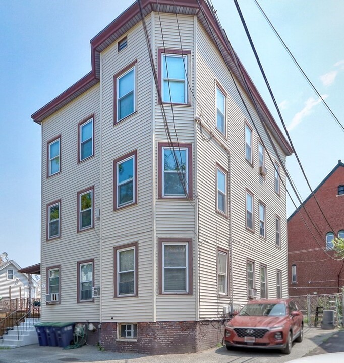 11 Pearl Ter, Unit #3 in Somerville, MA - Building Photo