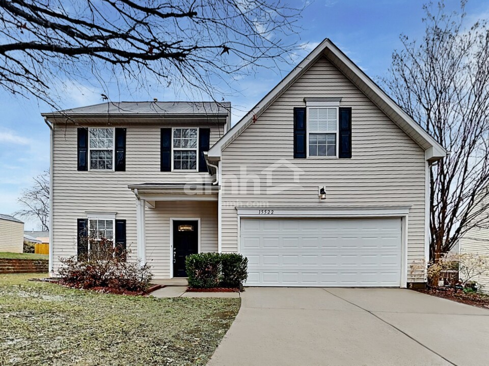 15522 Rathangan Dr in Charlotte, NC - Building Photo