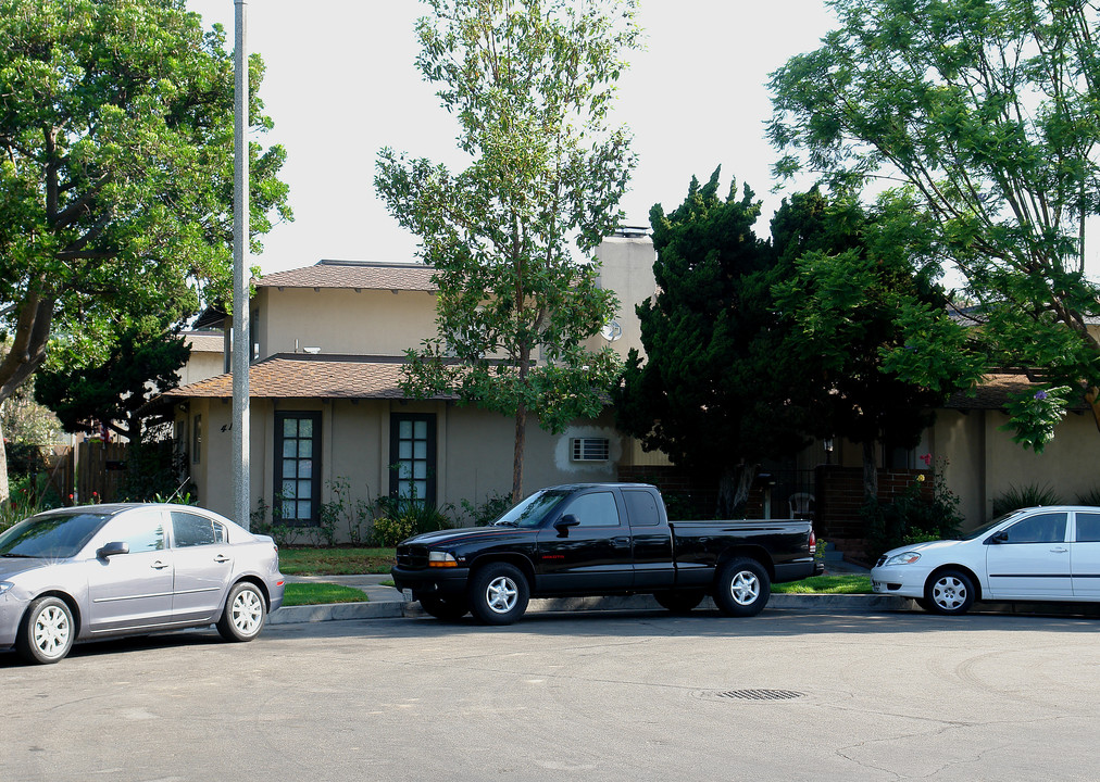 419 W Tularosa Ave in Orange, CA - Building Photo