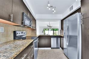 3569 Magellan Cir in Aventura, FL - Building Photo