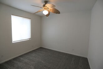 327 Summer Phlox Ln in Patterson, CA - Building Photo - Building Photo
