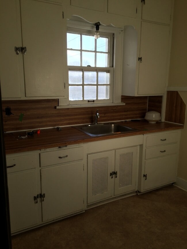 property at 500 E Wellington St