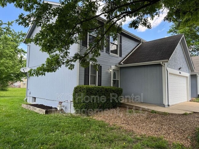 1384 N Ridge Pkwy in Olathe, KS - Building Photo - Building Photo