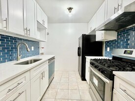 89 Grieco Dr in Jersey City, NJ - Building Photo