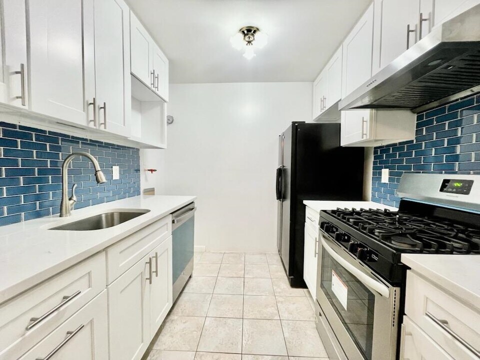 89 Grieco Dr in Jersey City, NJ - Building Photo