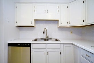 50 Brookside Dr in Exeter, NH - Building Photo - Building Photo