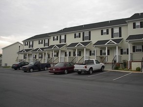 Charleston Plantation Apartments in Crossville, TN - Building Photo - Building Photo