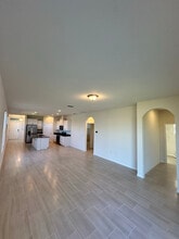 8503 Tavernier Aly in Oakland, FL - Foto de edificio - Building Photo