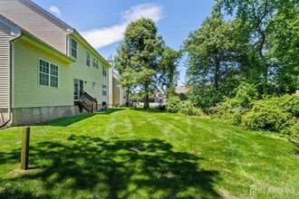 13 Goldstar Dr in Princeton, NJ - Building Photo - Building Photo