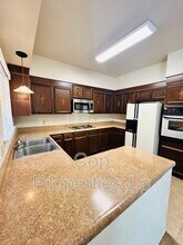 3878 Hidden Dr in San Antonio, TX - Building Photo - Building Photo
