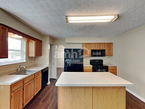2419 Hoose Dr in Grove City, OH - Building Photo - Building Photo