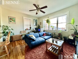 6 Sherborn Ct, Unit 7 in Medford, MA - Building Photo