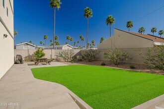 2502 E Paradise Ln in Phoenix, AZ - Building Photo - Building Photo