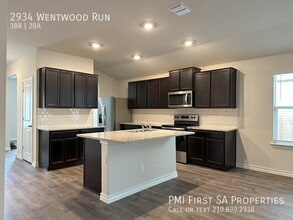 2934 Wentwood Run in San Antonio, TX - Foto de edificio - Building Photo