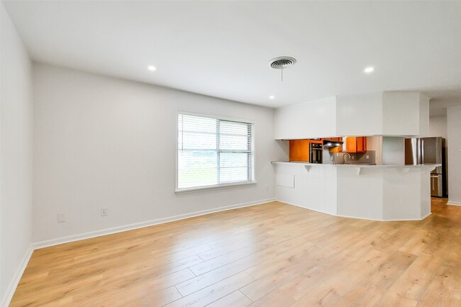 3605 Longherridge Dr