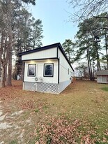 12090 Canal St in Willis, TX - Building Photo