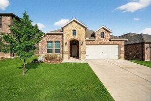 10601 Autumn Leaves Ln in Krugerville, TX - Building Photo