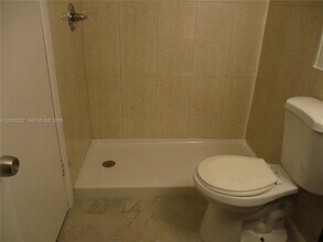 1949 Taylor St in Hollywood, FL - Building Photo - Building Photo