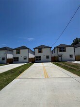 8220 Bigwood St in Houston, TX - Building Photo - Building Photo