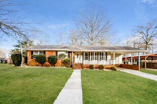 34 Dunwar Dr in Calera, AL - Building Photo