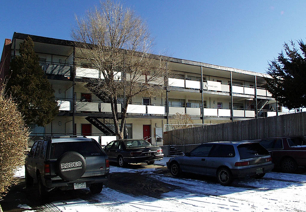 Alton Green Apartments in Aurora, CO - Building Photo