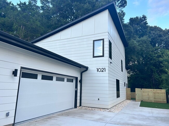 property at 1021 Gregg St