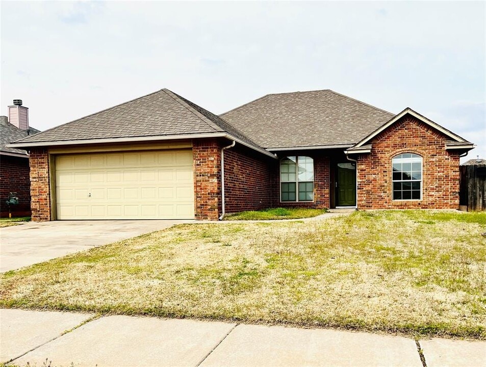 1633 SW 31st Terrace in Moore, OK - Building Photo