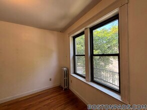 41 Egremont Rd, Unit 4 in Boston, MA - Building Photo - Building Photo