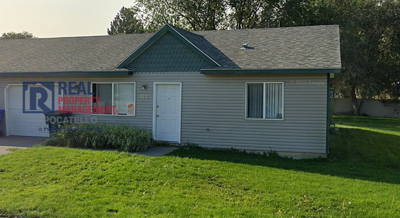 925 Roper St in Pocatello, ID - Building Photo