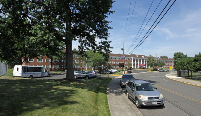 Ehrhardt Gardens in Union, NJ - Building Photo - Building Photo