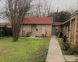 6815 Beachwood St in Houston, TX - Building Photo