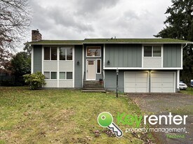 726 139th St E in Tacoma, WA - Building Photo