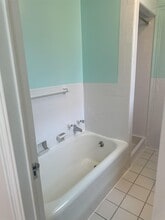 50 Glenwood Ave in Jersey City, NJ - Building Photo - Building Photo