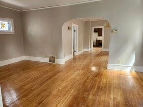 2564 N Bartlett Ave in Milwaukee, WI - Foto de edificio - Building Photo