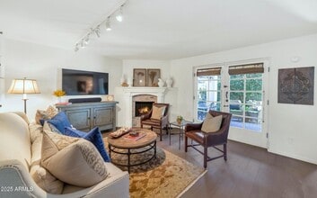 5101 N Casa Blanca Dr in Paradise Valley, AZ - Foto de edificio - Building Photo