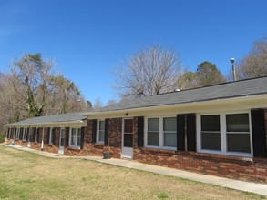 2608 Crescent Ln in Gastonia, NC - Building Photo - Building Photo