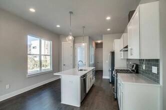 1052 2nd Ave S in Nashville, TN - Building Photo - Building Photo