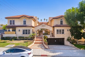 1054 Western Ave in Glendale, CA - Building Photo - Building Photo