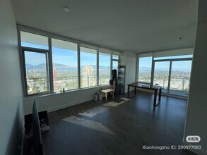 5051 Imperial St in Burnaby, BC - Building Photo - Building Photo