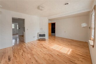 937 E Main St in Seneca, SC - Building Photo - Building Photo