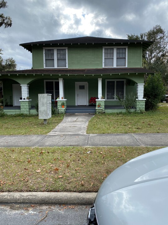 1125 SW 4th Ave in Gainesville, FL - Foto de edificio