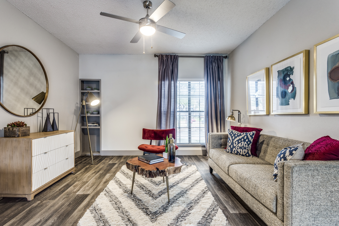 Hyde Park at Valley Ranch in Irving, TX - Foto de edificio