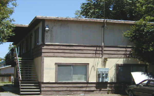 1113 Peppermint Ct in Modesto, CA - Building Photo