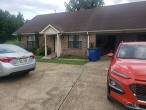5311 Southbranch Cove in Olive Branch, MS - Foto de edificio - Building Photo
