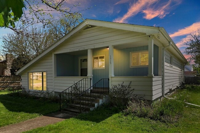 property at 1515 N Pleasant Dr