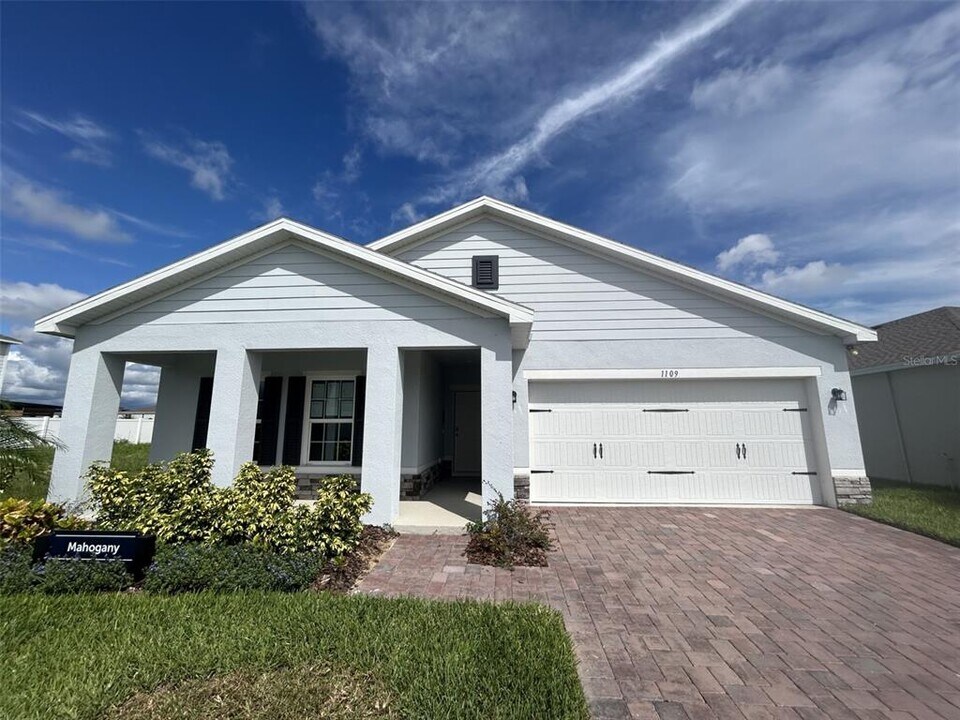 1109 Lexington Ln in Haines City, FL - Building Photo