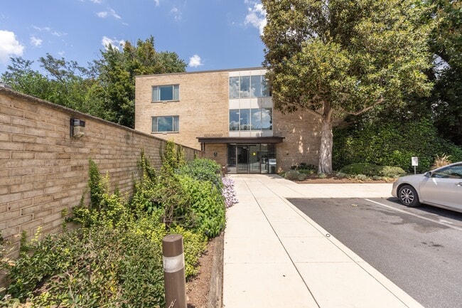 property at 2755 Ordway St NW