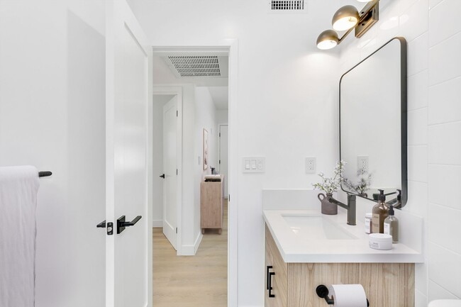 Experience Modern Echo Park Living in Los Angeles, CA - Building Photo - Building Photo