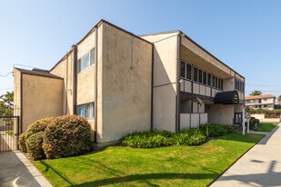 13613 Lemoli Ave in Hawthorne, CA - Building Photo